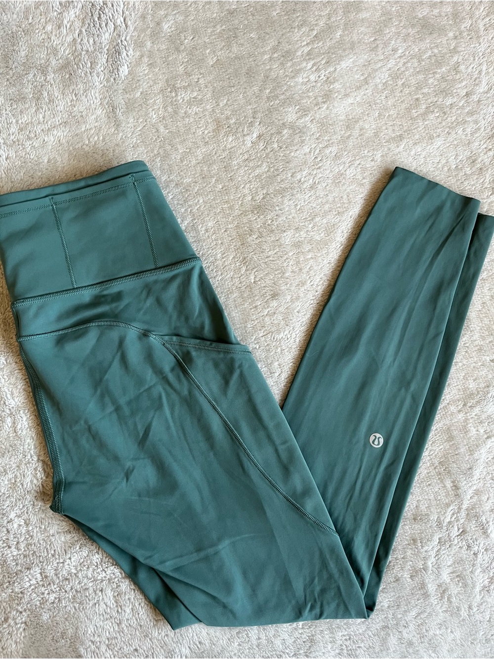 Lululemon Fast & Free Leggings 25” size 4 in Green Smoke